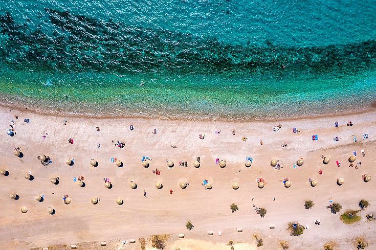 Die Athener Riviera unter Corona-Bedingungen. Umworben werden in diesem Sommer Touristen aus Israel, die schon gegen das Virus geimpft sind.
